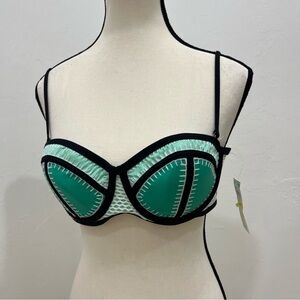 NWT Bar III Whip It Good Underwire Swimsuit Bikini Top M/M